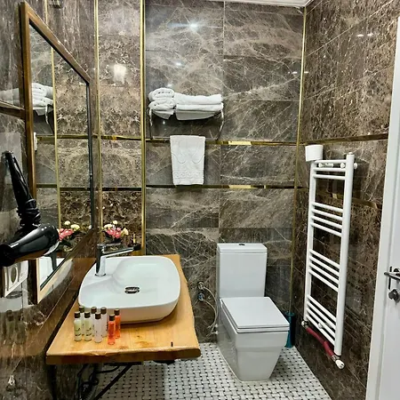 The Red Horse فندق 3*