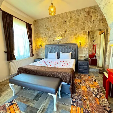 The Red Horse ウルギュップ