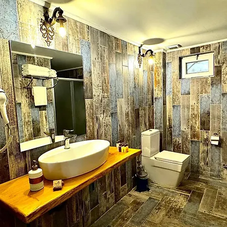 The Red Horse فندق أوروغوبْ