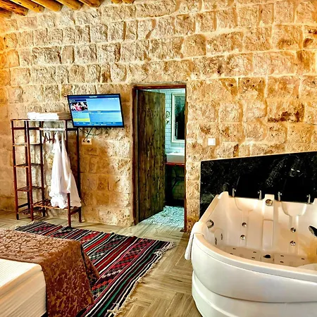 The Red Horse فندق أوروغوبْ